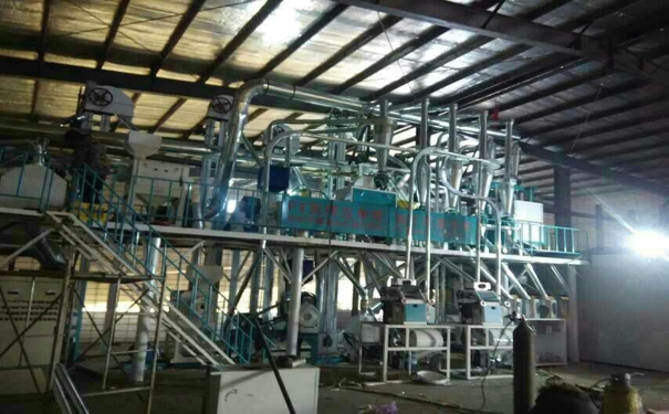 成套<a href=http://pugoyi.cn/product/6/ target=_blank class=infotextkey>玉米深加工機(jī)械</a>